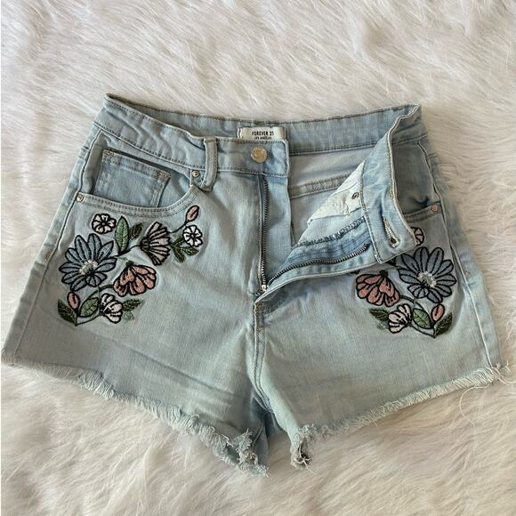Forever 21 High Rise Light Wash Embroidered Flowers Denim Shorts Size 26 | 2 - Picture 2 of 7